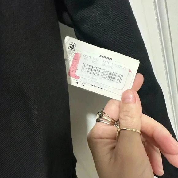 ASTR the Label NWT black cropped sweater with shoulder pads Size XS - Picture 4 of 4